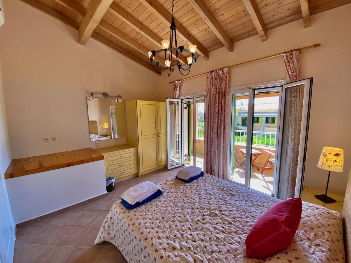 Aparthotel La Riviera Seaside & Barbati