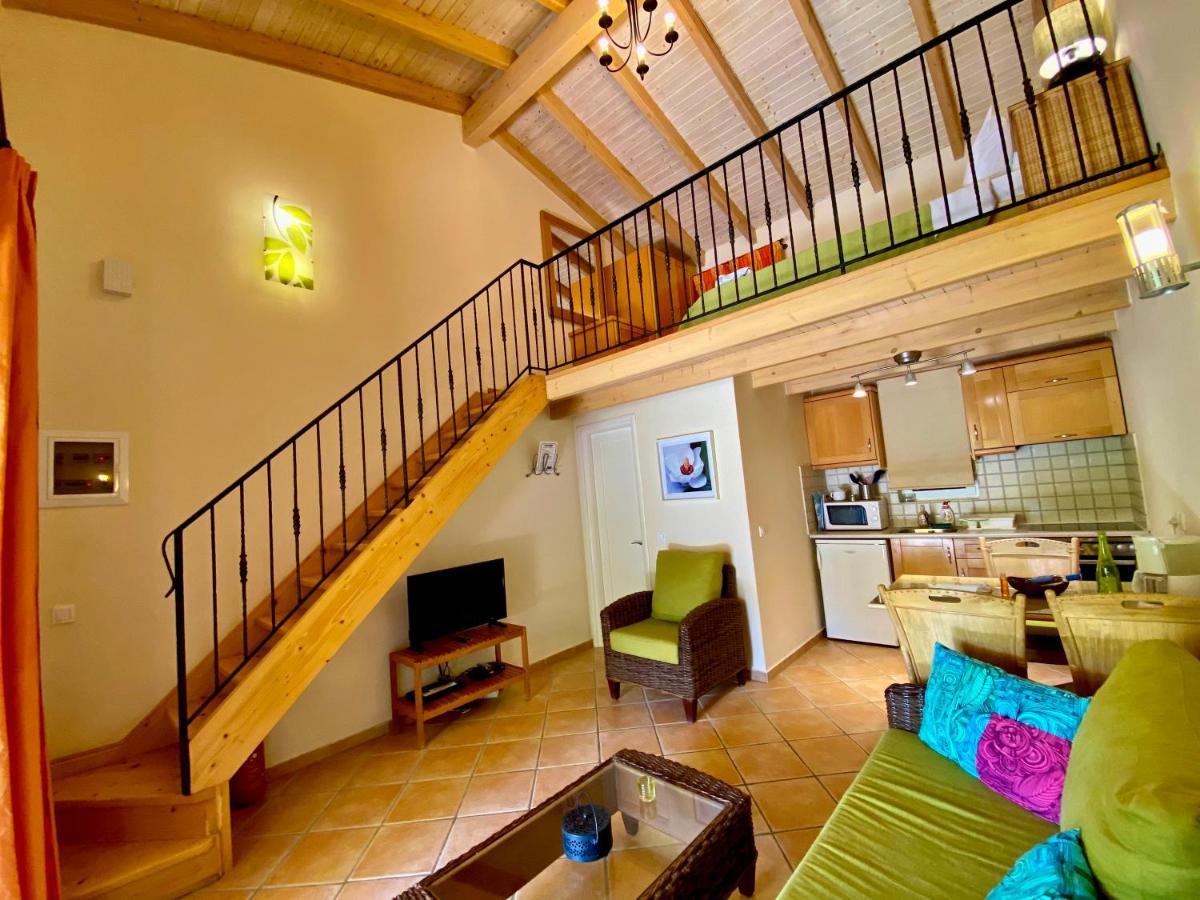 La Riviera Seaside & 4*